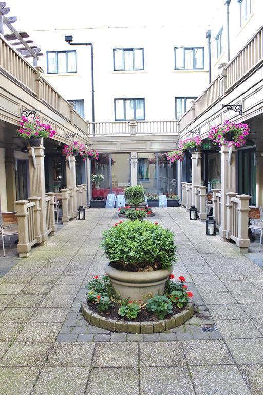 Hotel Talbot Stillorgan 4*