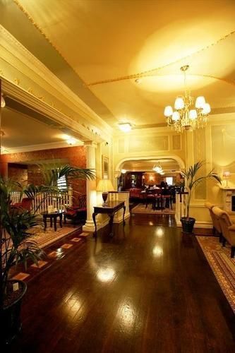 Buswells Hotel