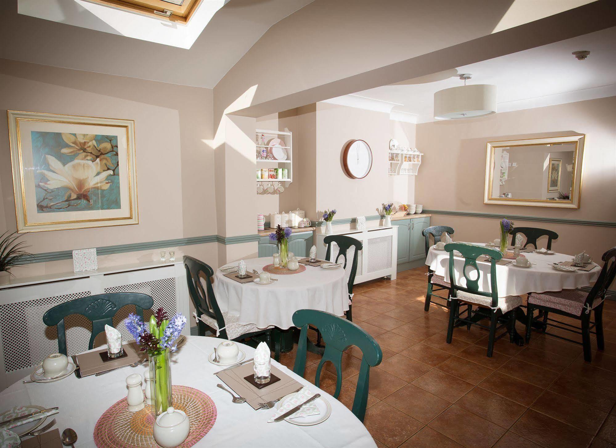 Almanii Bed & Breakfast 3*