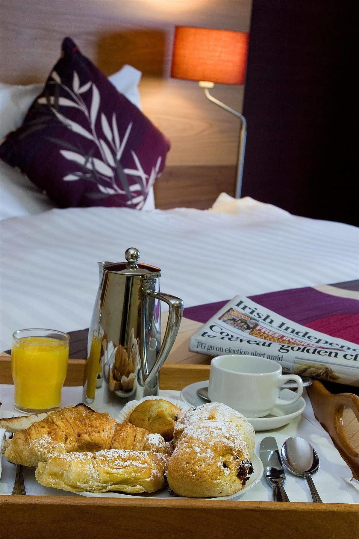 Hotel Talbot Stillorgan 4*