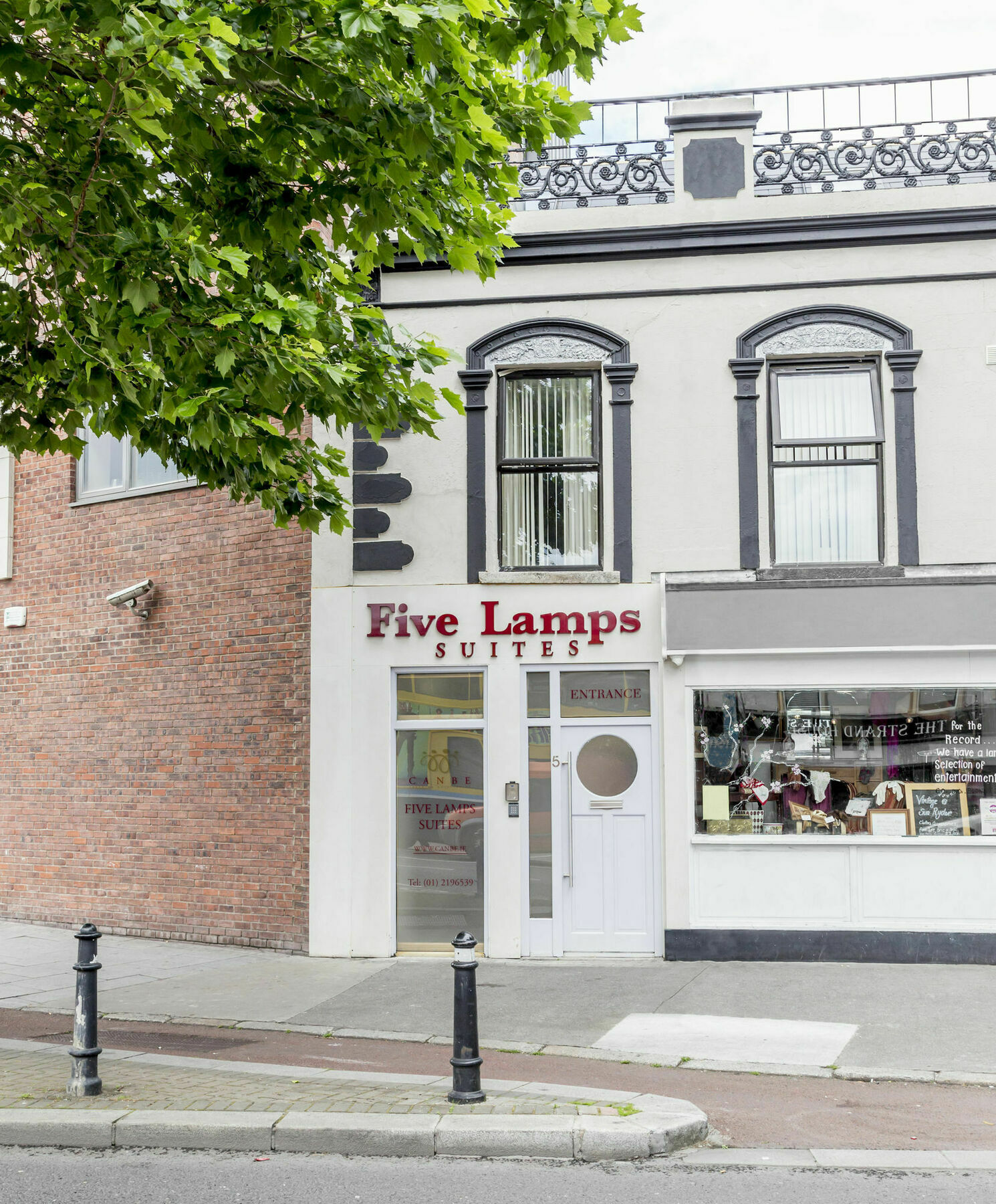 Five Lamps Apartment