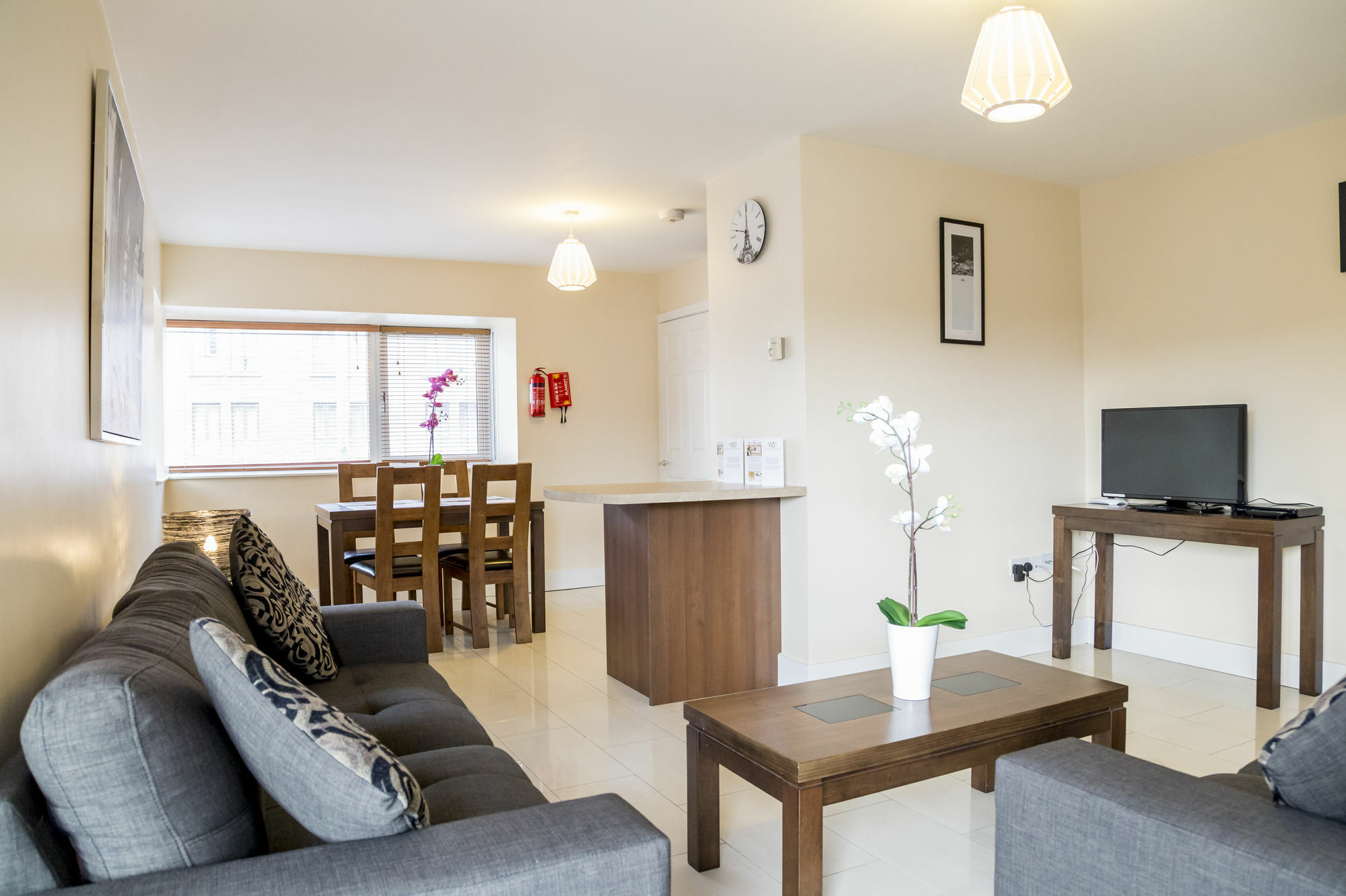 Pearse Street Apartment *