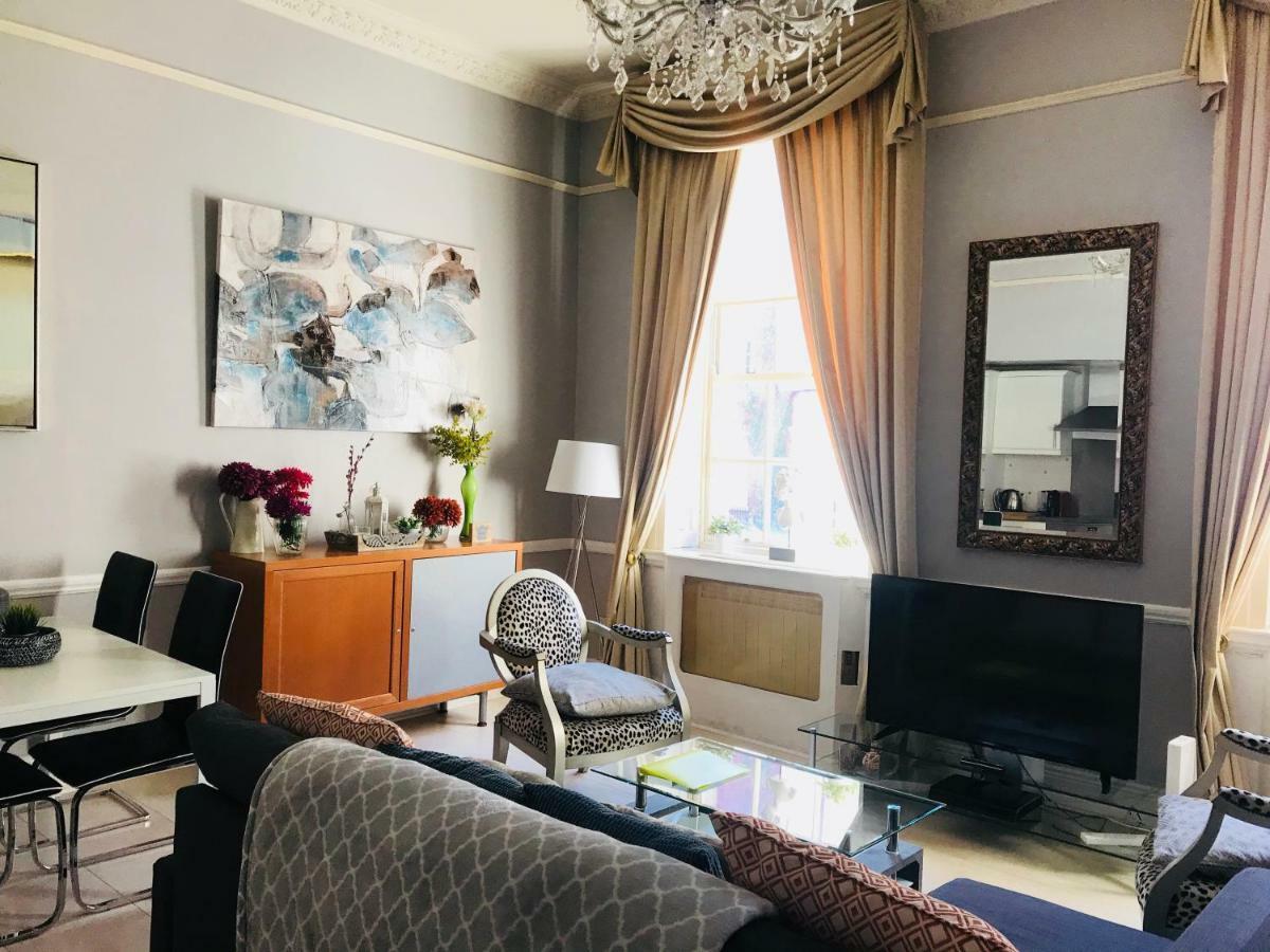 City Centre Georgian Style Apartment *