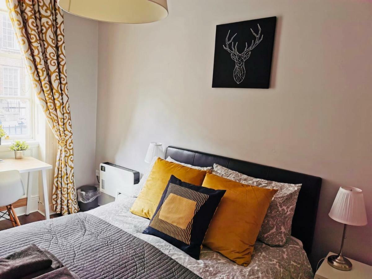City Centre Georgian Style Apartment *