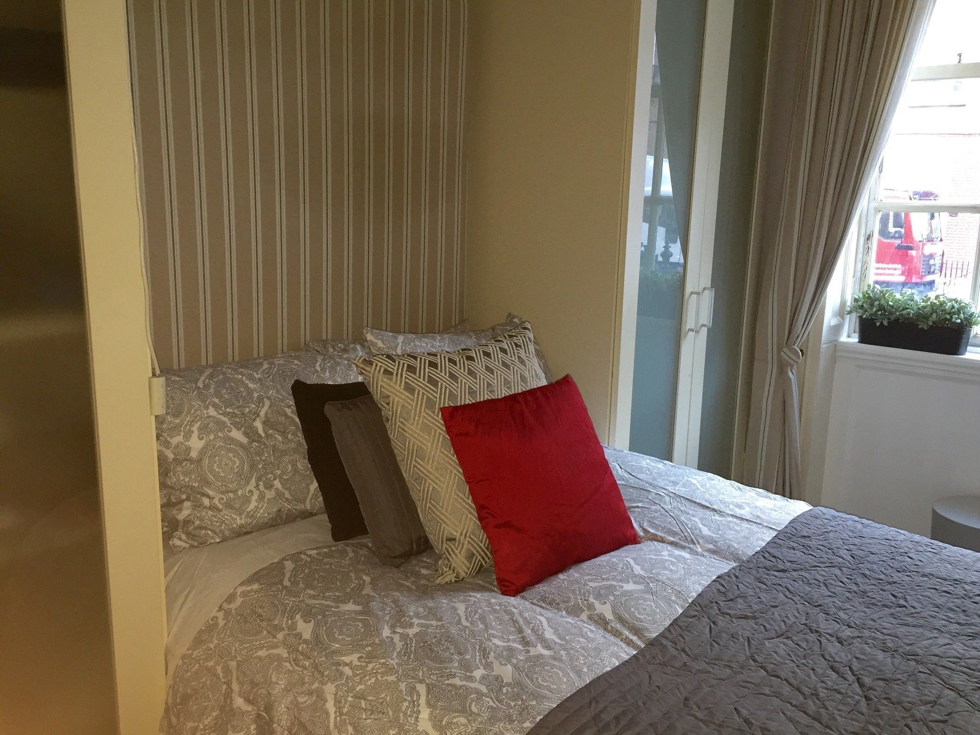City Centre Georgian Style Apartment