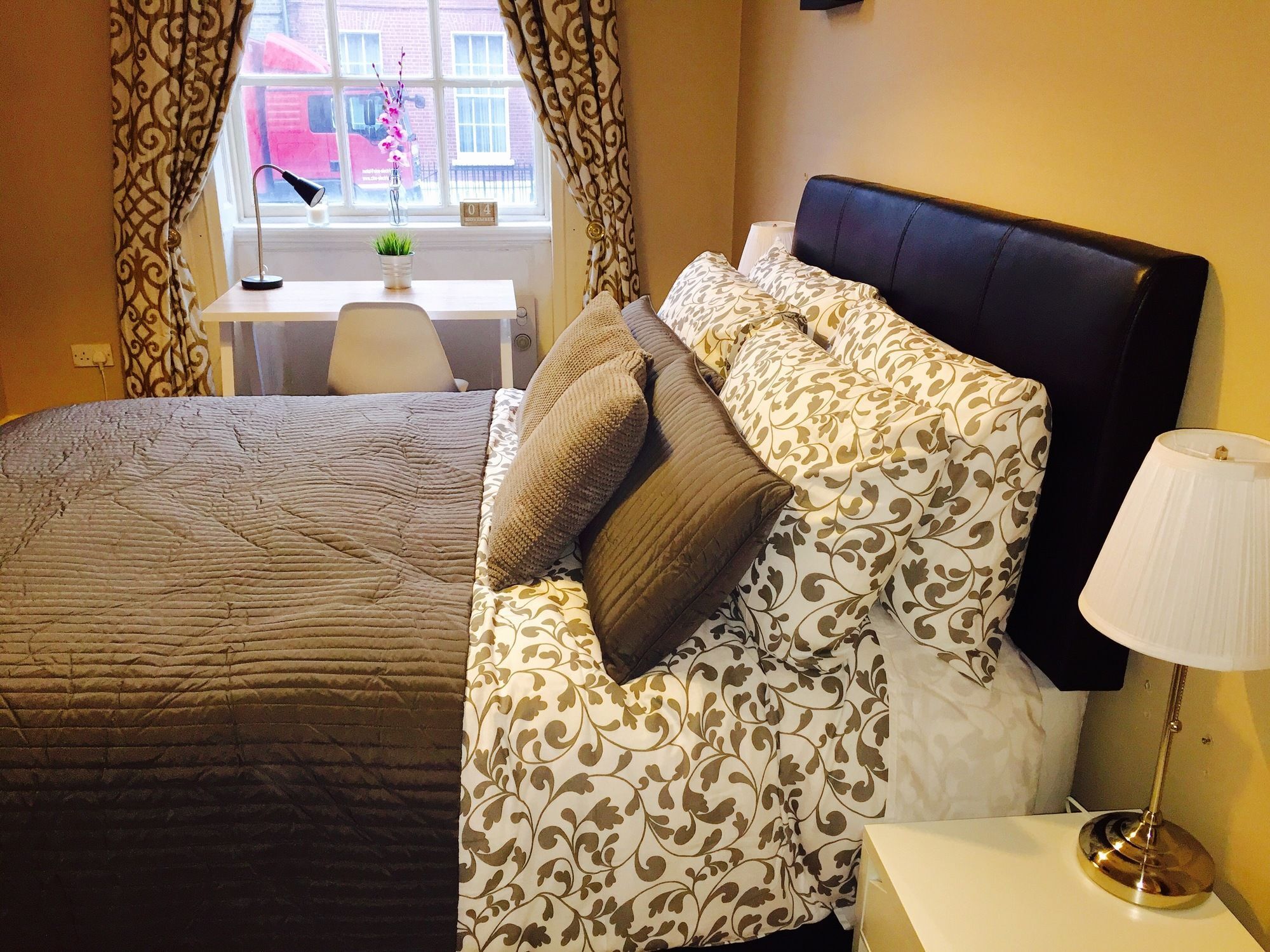 City Centre Georgian Style Apartment Apartment