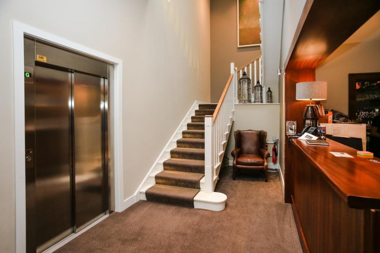 Gleesons Townhouse Booterstown Hotel