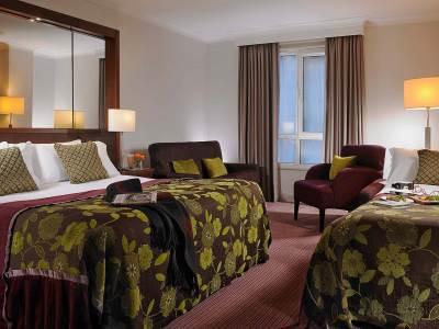Camden Court 4*