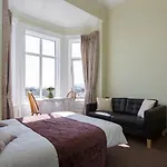 Glencourt Apartments