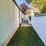 Broc House Suites