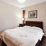 Hanover Wharf Apartment