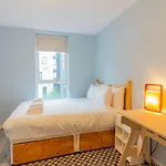 Guestready - Vibrant Apartment In Dolphins Barn