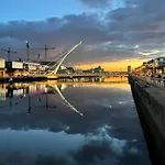 Apartment Close To Convention Centre
