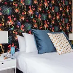 Sweet Inn - Adelaide Square