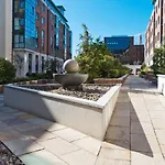 Sweet Inn - Adelaide Square