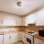 Goldenglow Apartment 15 Min Airport