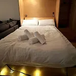 Peaceful Studio Apt W/2 Beds