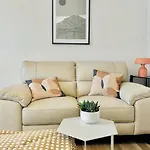 Luxury Apartment Top Location Rds, Aviva 5 Min Walk