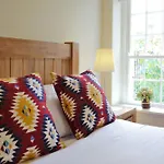 A Luxurious City Centre White Regency Townhouse With Terrace & Patio