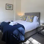 A Luxurious City Centre White Regency Townhouse With Terrace & Patio