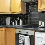 Central 1Bed Apt Reliable Fast Wifi & Tv
