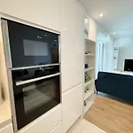 Elegant 2 Bedroom Apartment In Grand Canal