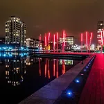 Elegant 2 Bedroom Apartment In Grand Canal