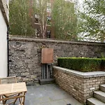 Spectacular 2 Bedroom Apartment With Sunny Garden & Terrace