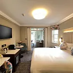 Waterloo Town House & Suites
