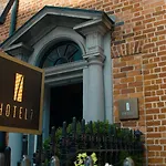 Hotel 7
