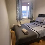 3 Cosy Bedrooms Near Airport & City
