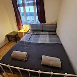 3 Cosy Bedrooms Near Airport & City