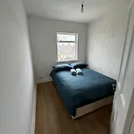 Nice Double Room At 2 Iveragh Rd-8