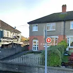 Nice Double Room At 2 Iveragh Rd-8