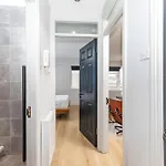 Ha\'Penny Bridge Apartment