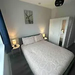 Central 1 Bedroom Apartment