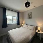 Central 1 Bedroom Apartment