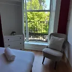 Centrally Located Apartment - Dublin 1