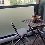 Spacious Riverside 1Bd In Bustling Village