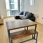 Dublin Centre Stay Next To Temple Bar 3 Bed Apt