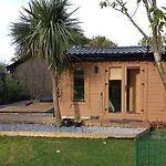 Adventure Cabin Retreat \'The Cabanne\' No Shower