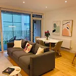 Mordern Apartment In Dublin City Centre