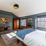 Connaught Apartment, 7 Henrietta Street, Dublin City Centre