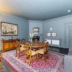 Leinster Apartment, 7 Henrietta Street, Dublin City Centre