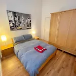 1 Bedroom Apartment In Temple Bar
