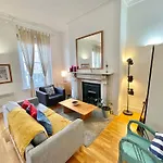 1 Bedroom Apartment In Temple Bar