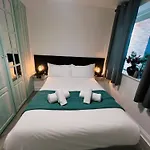 Temple Bar Apartment By Dublinexchangesuites