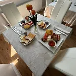 Maya\'S Lodge
