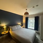 Central 2-Bed Apartment