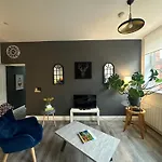 Central 2-Bed Apartment